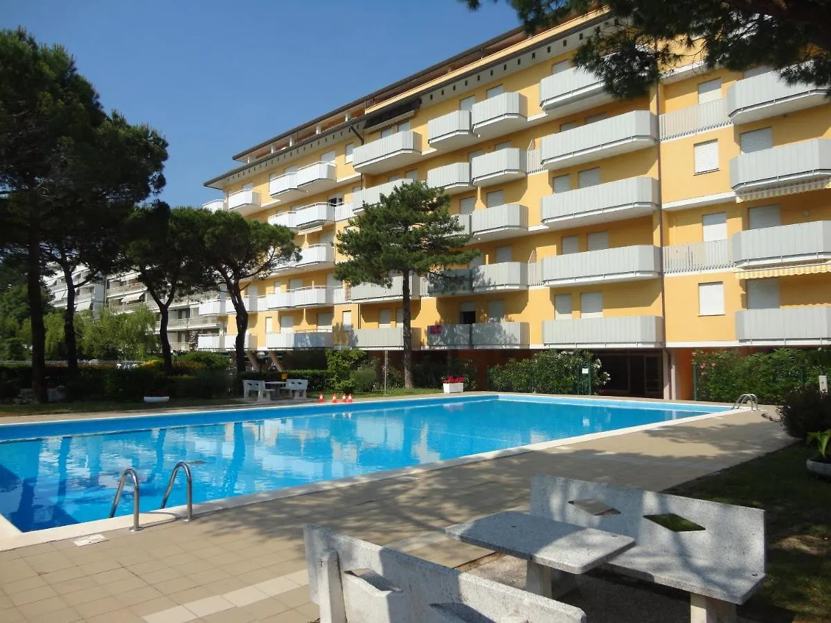 Excellent Location For A Flat With Shared Pool Apartment Porto Santa Margherita di Caorle Italy
